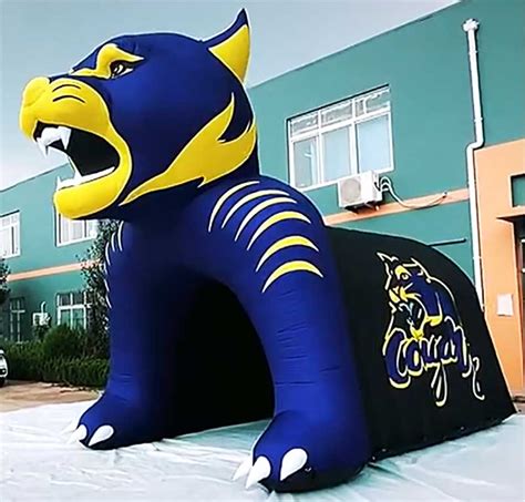 inflatable cougar tunnel